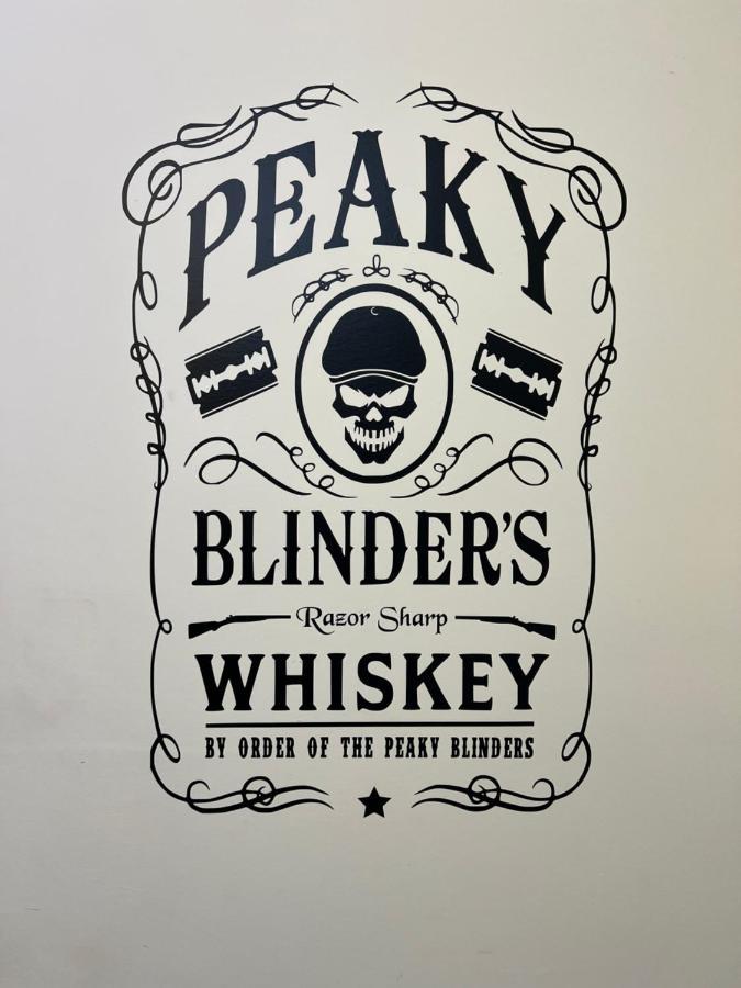 Peaky Blinders Apartment 5 Min Walk To Blackpool Tower Sleeps Up To 14 ภายนอก รูปภาพ